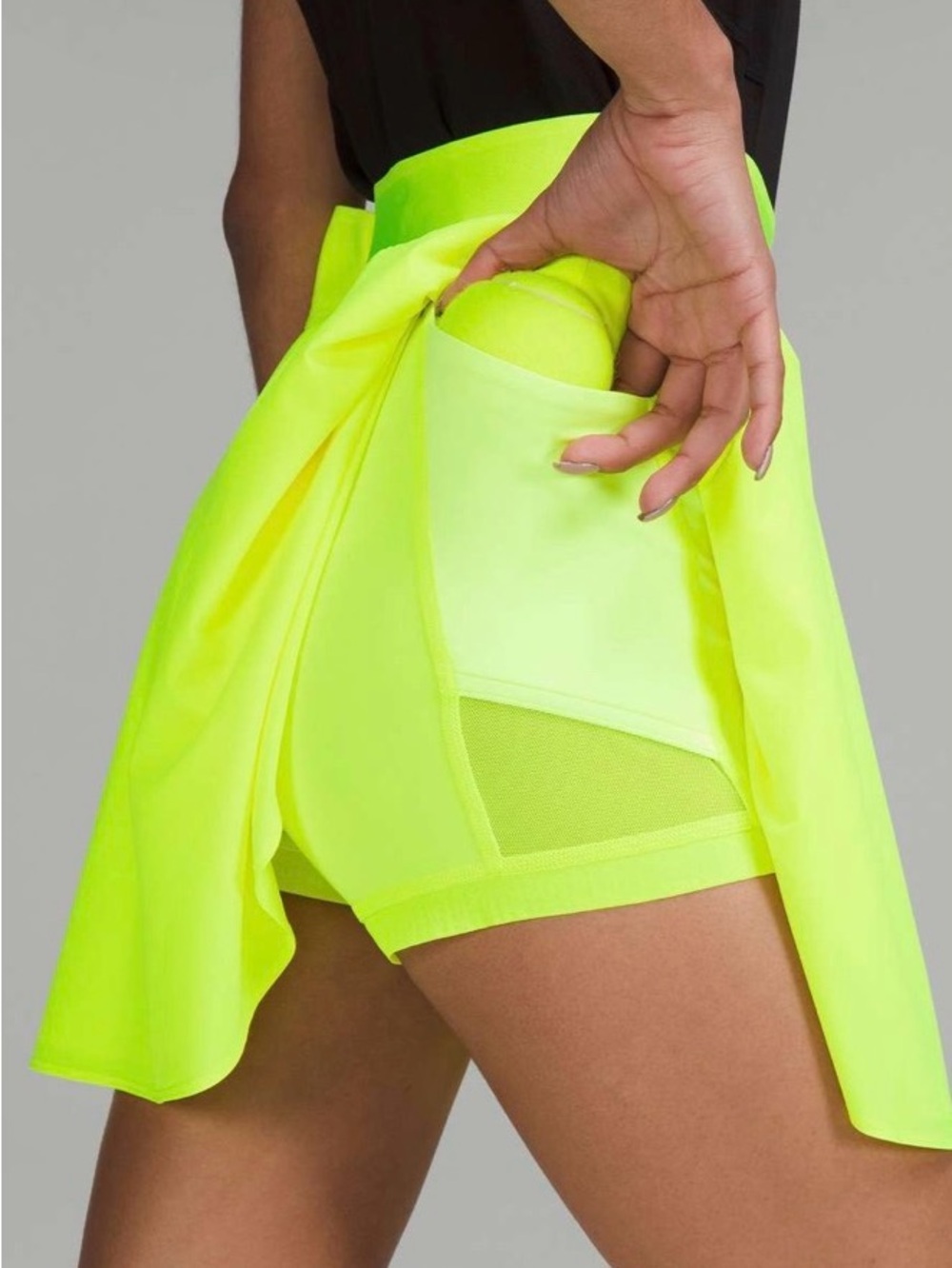 Lululemon Court Rival High-Rise Skirt *Long
Highlight Yellow size 8